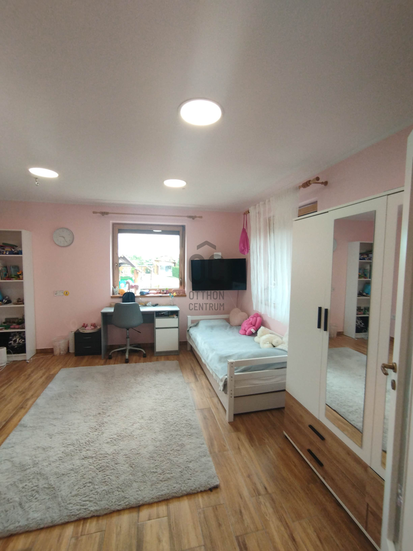 Gallery zoom image
