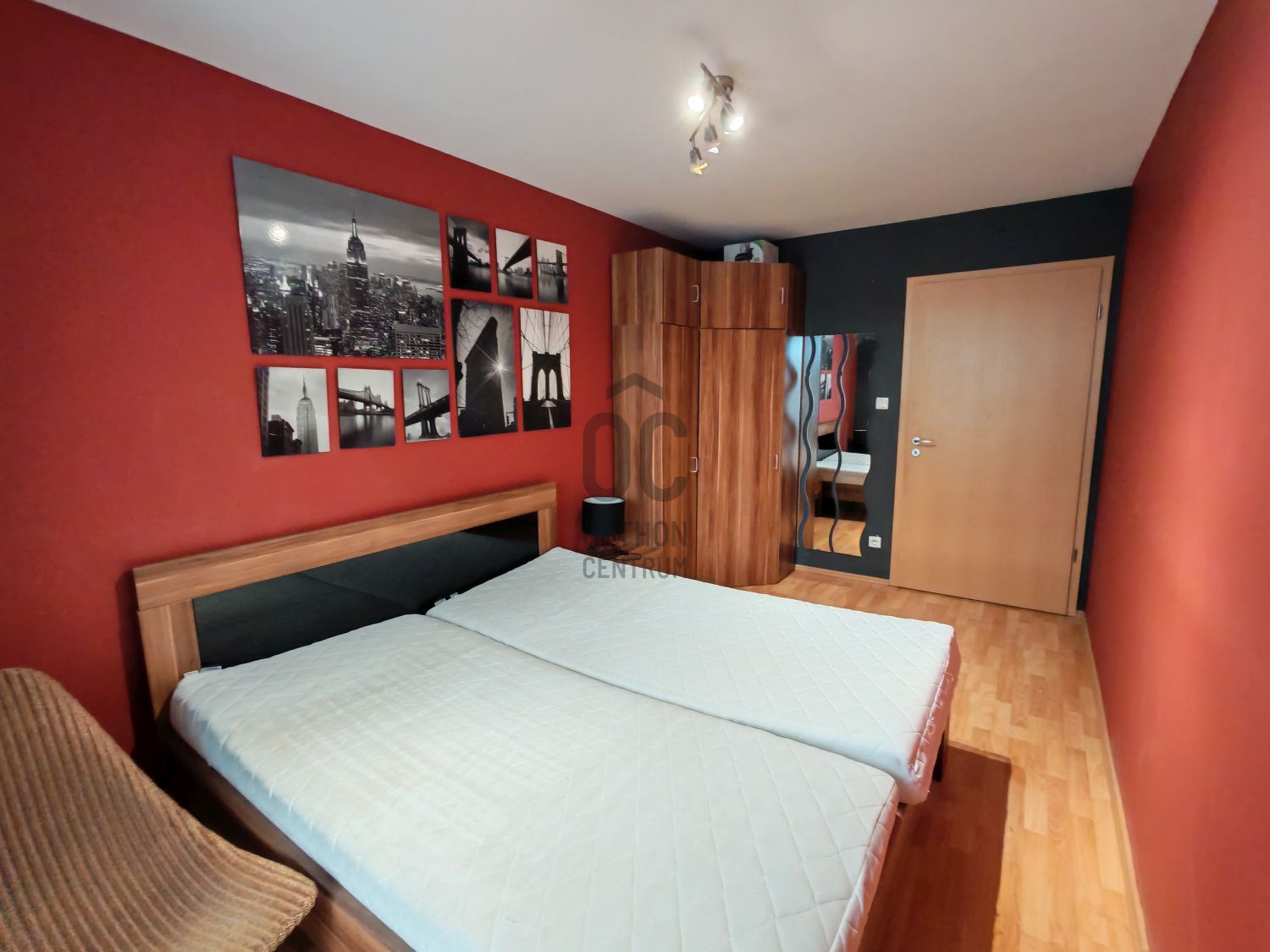 Gallery zoom image