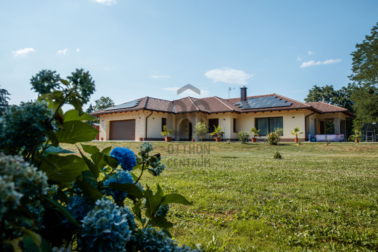 5 bed · 279m² · Családi ház · 199.800.000 Ft