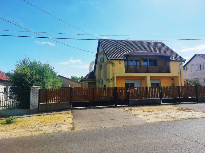 7 bed · 220m² · Családi ház · 185.000.000 Ft