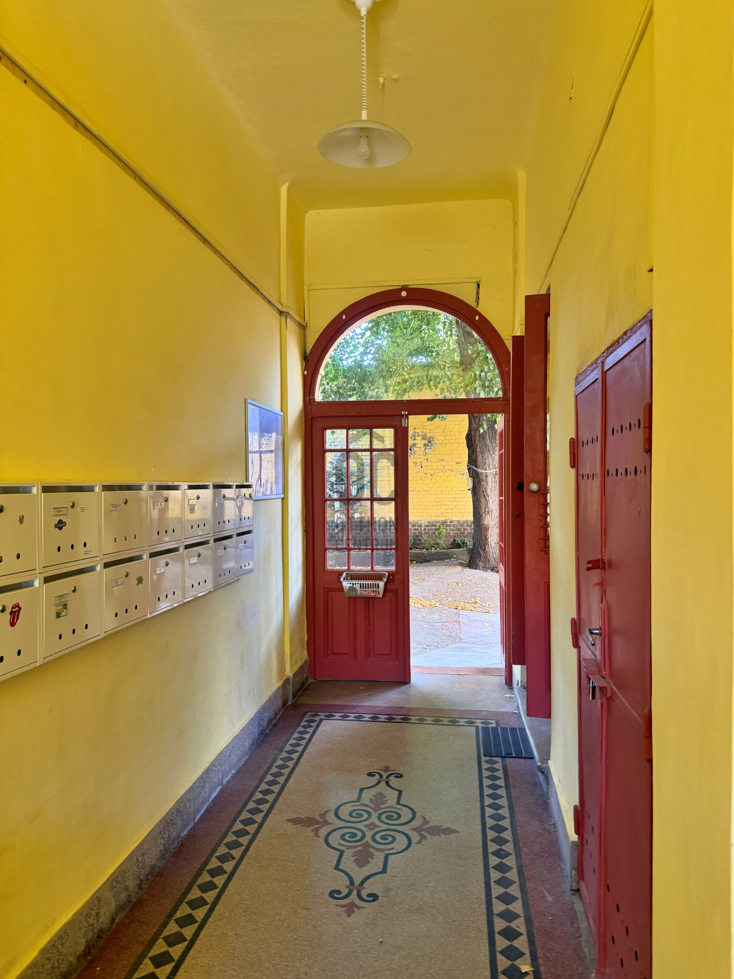 Gallery zoom image