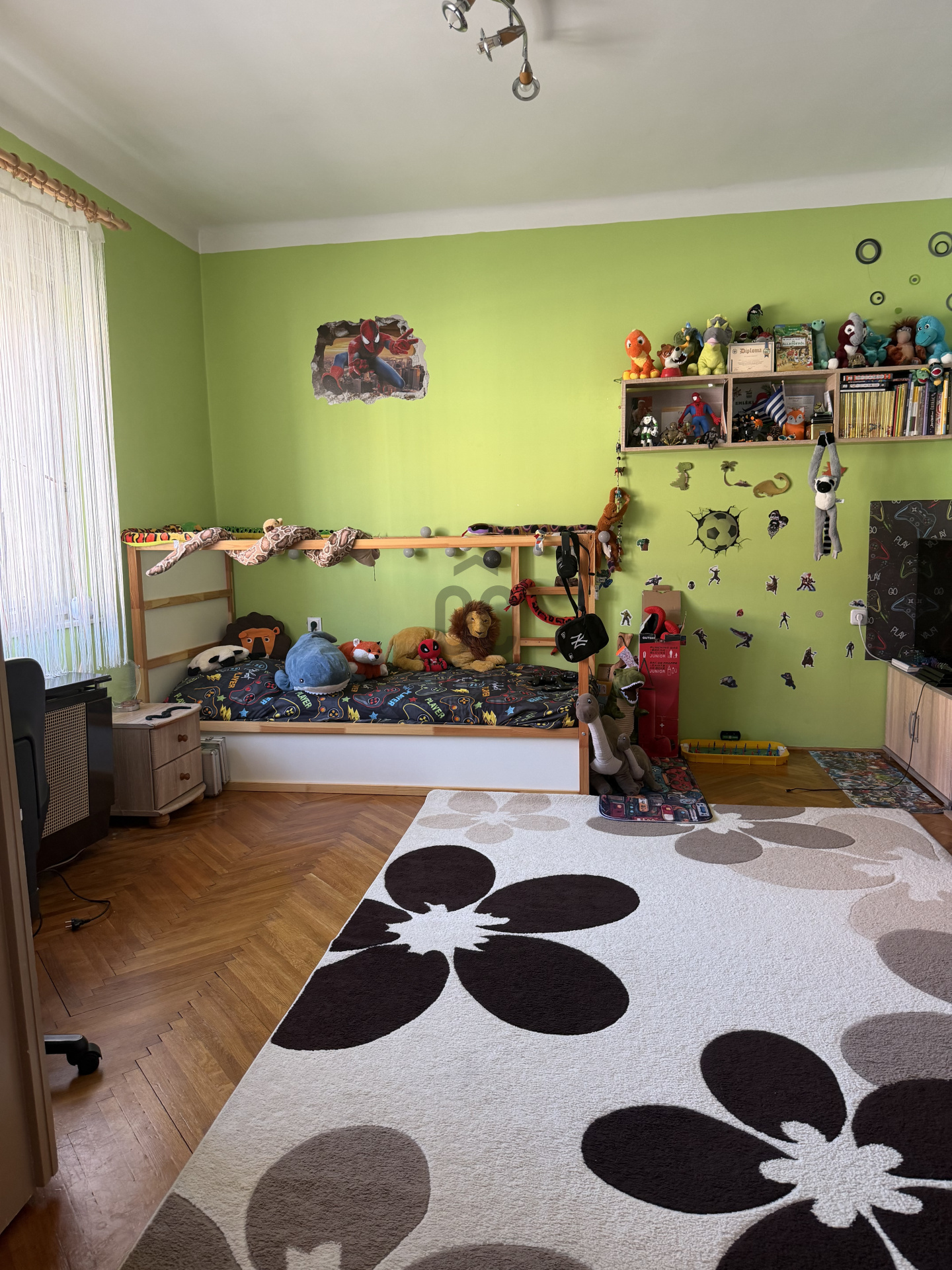 Gallery zoom image