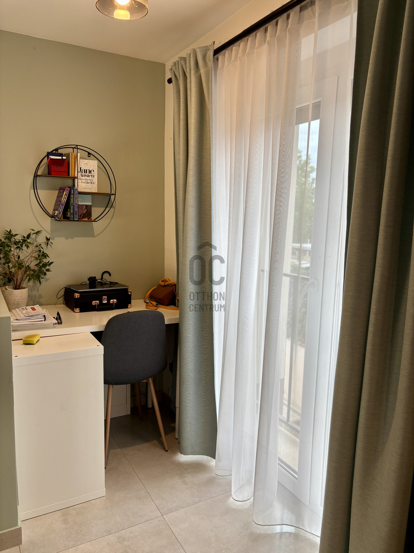 Gallery zoom image
