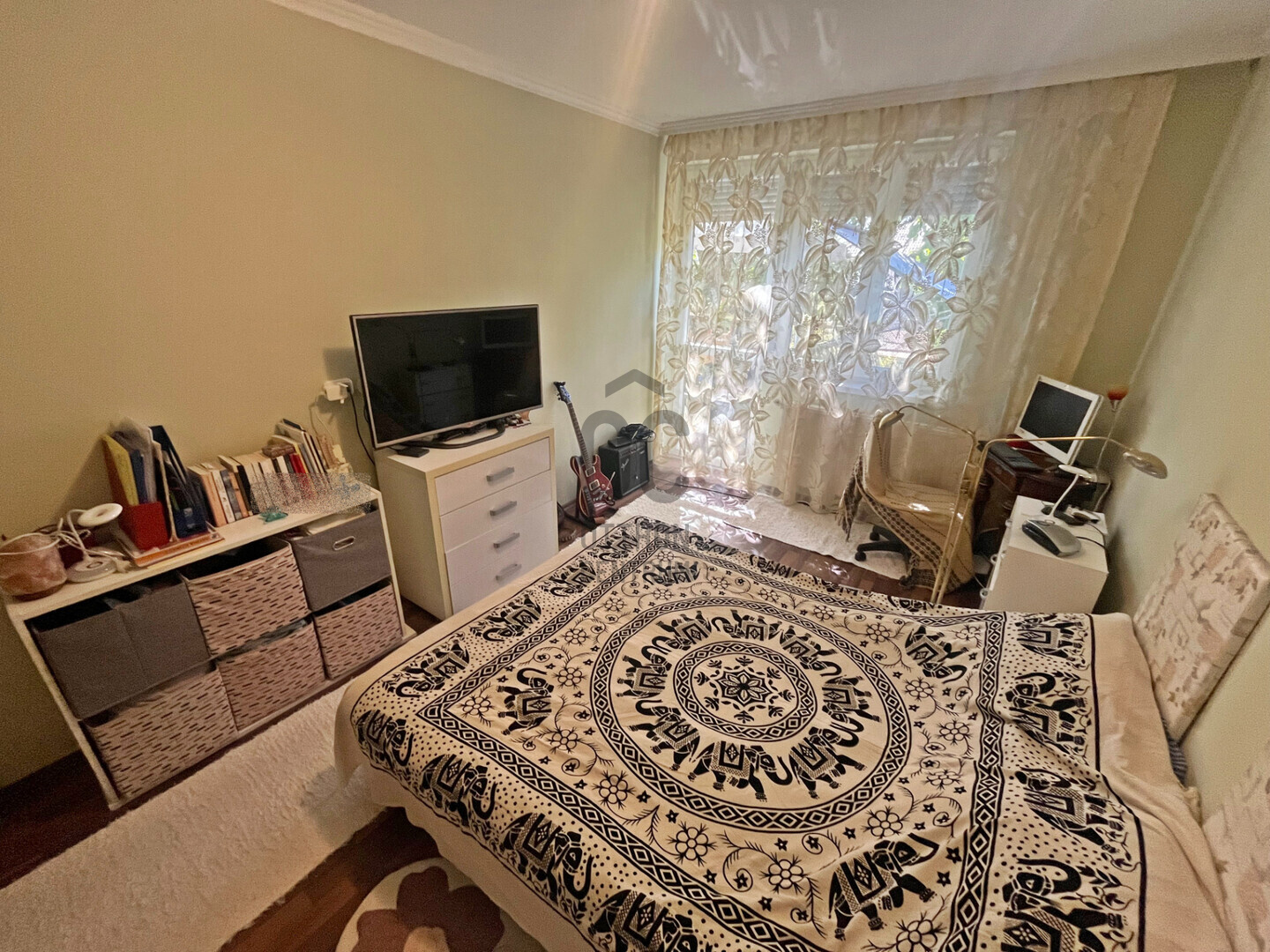 Gallery zoom image
