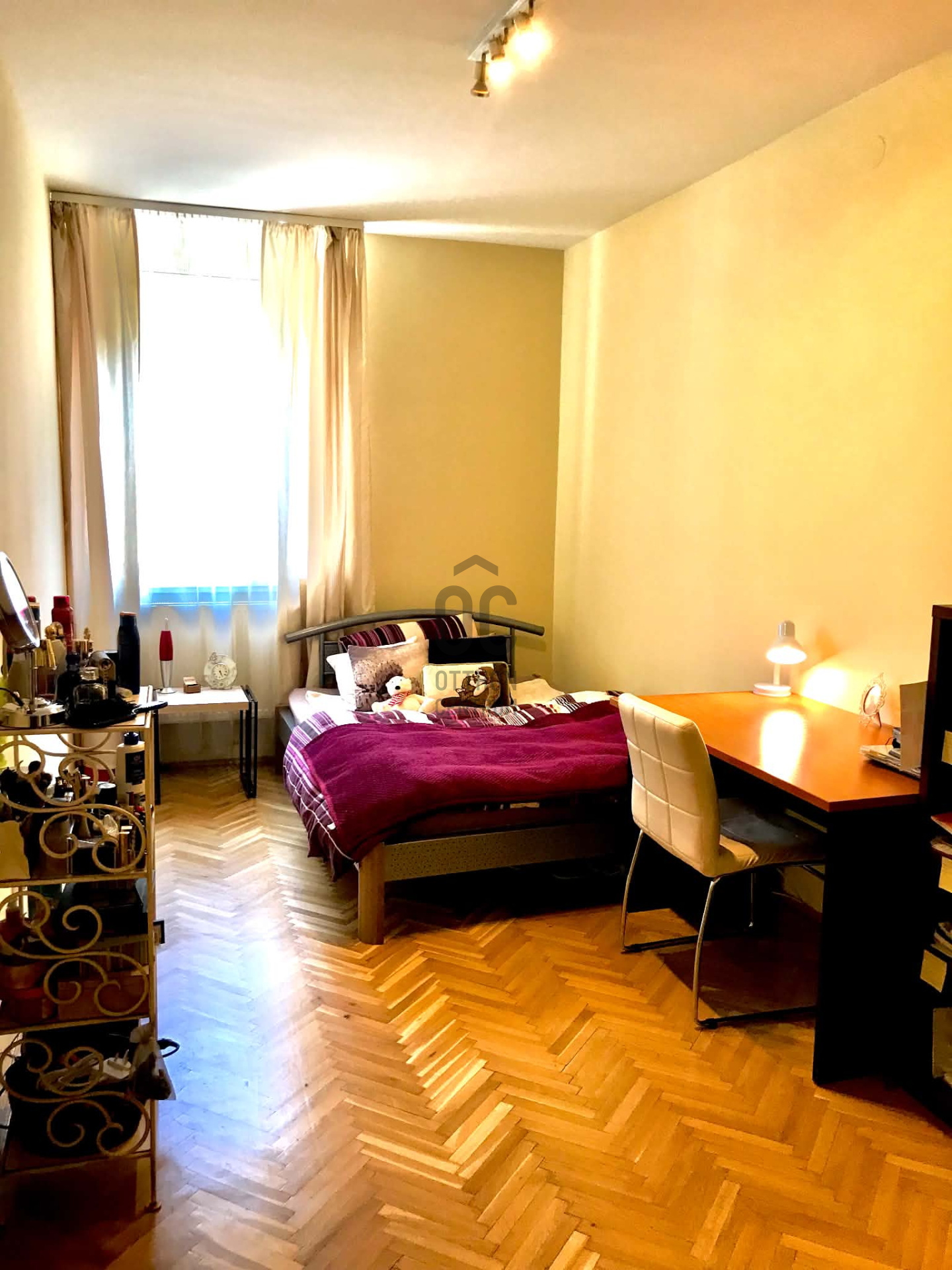 Gallery zoom image